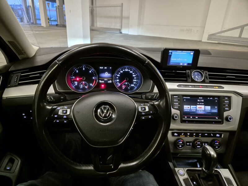 VOLKSWAGEN PASSAT 1.6