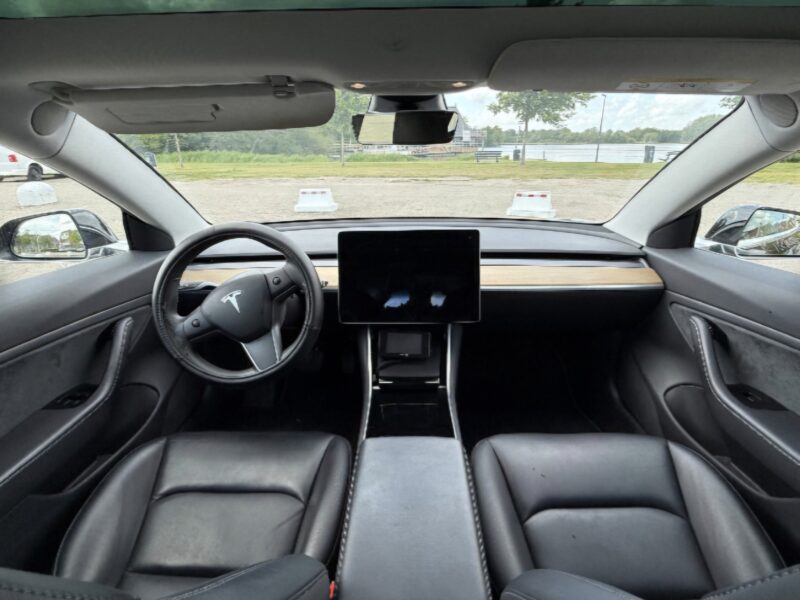 TESLA MODEL 3 Long Range
