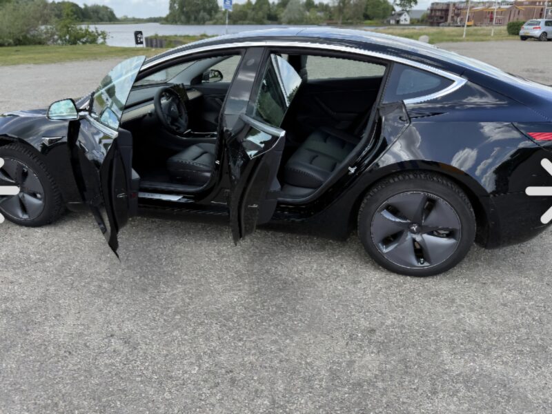 TESLA MODEL 3 Long Range