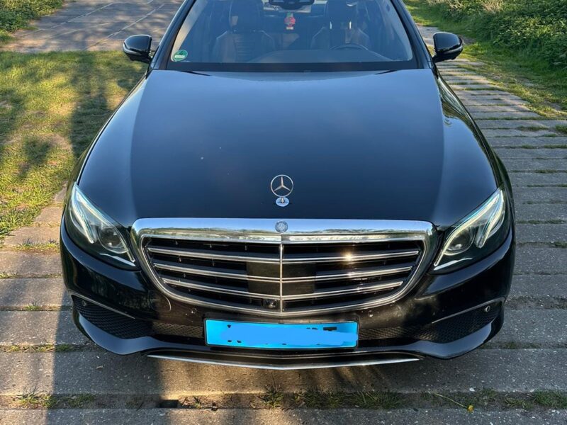 MERCEDES-BENZ E 220 D 2.0