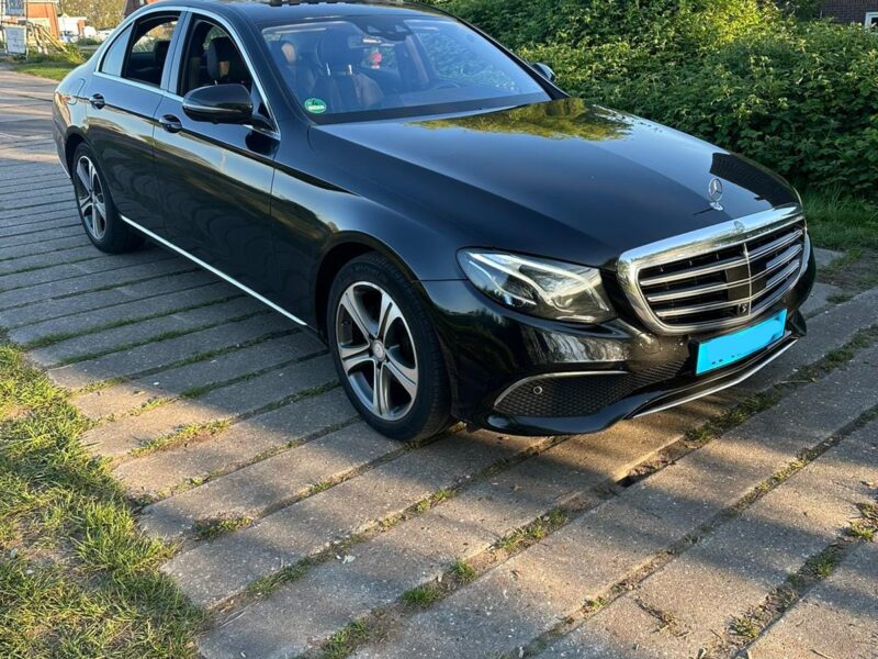 MERCEDES-BENZ E 220 D 2.0