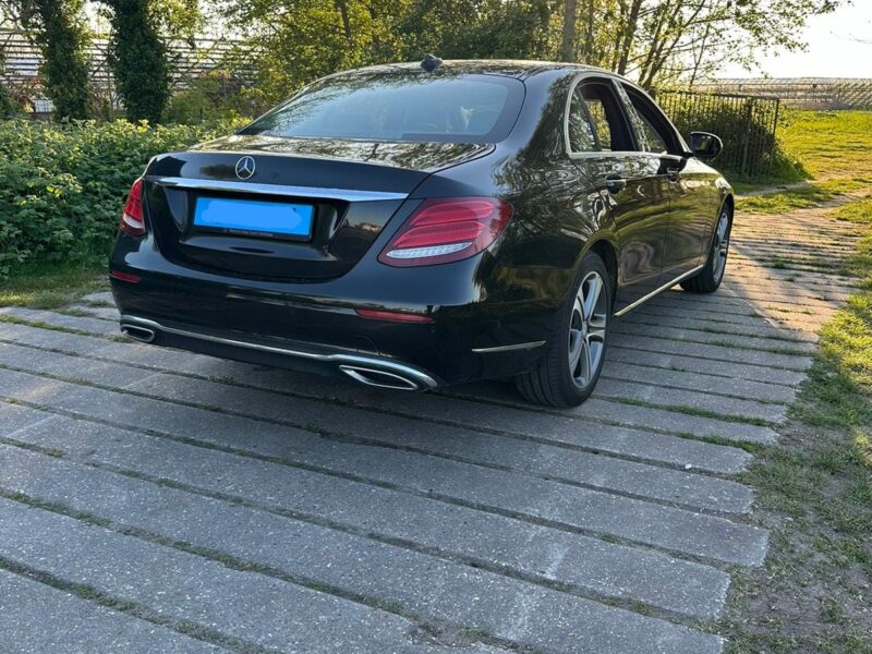 MERCEDES-BENZ E 220 D 2.0
