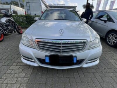 MERCEDES-BENZ C 220 D
