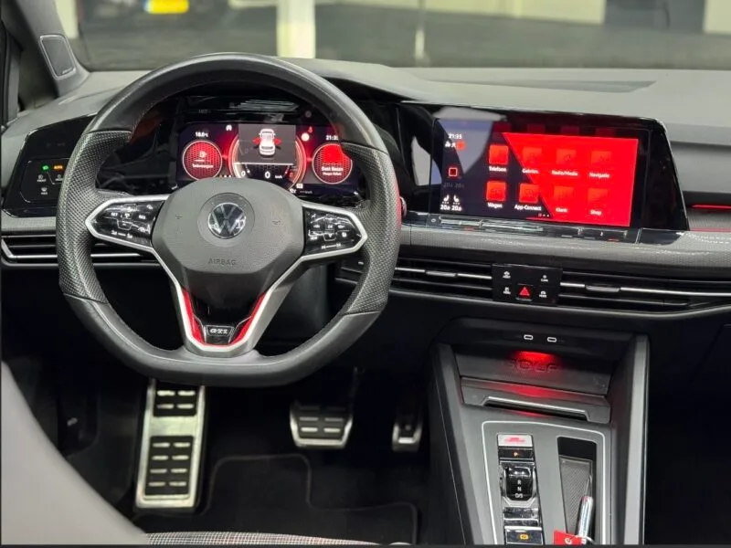 VOLKSWAGEN GOLF 8 GTI