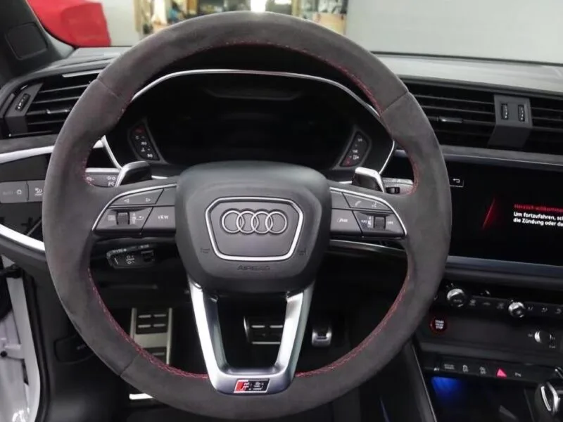 Audi RSQ3