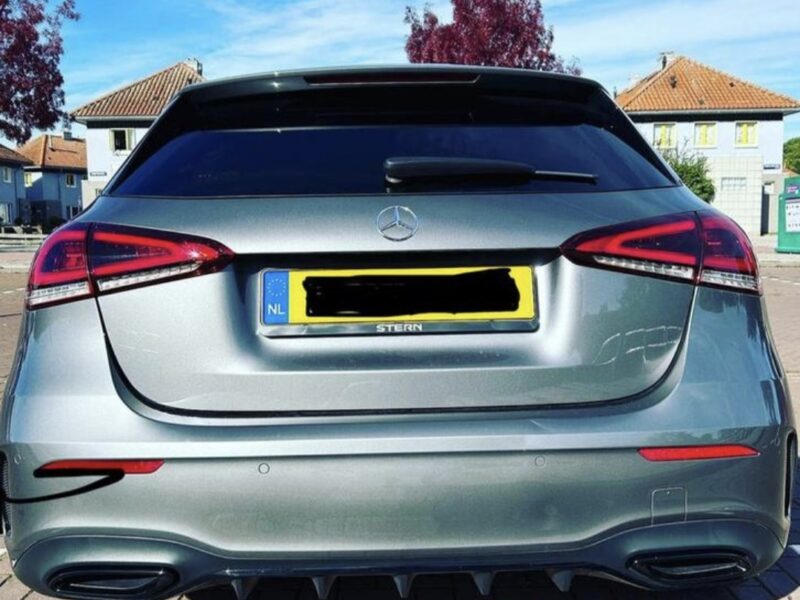 MERCEDES-BENZ A 200 AMG line