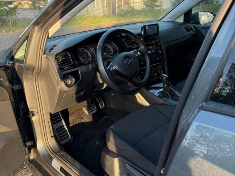 VOLKSWAGEN GOLF 1.6