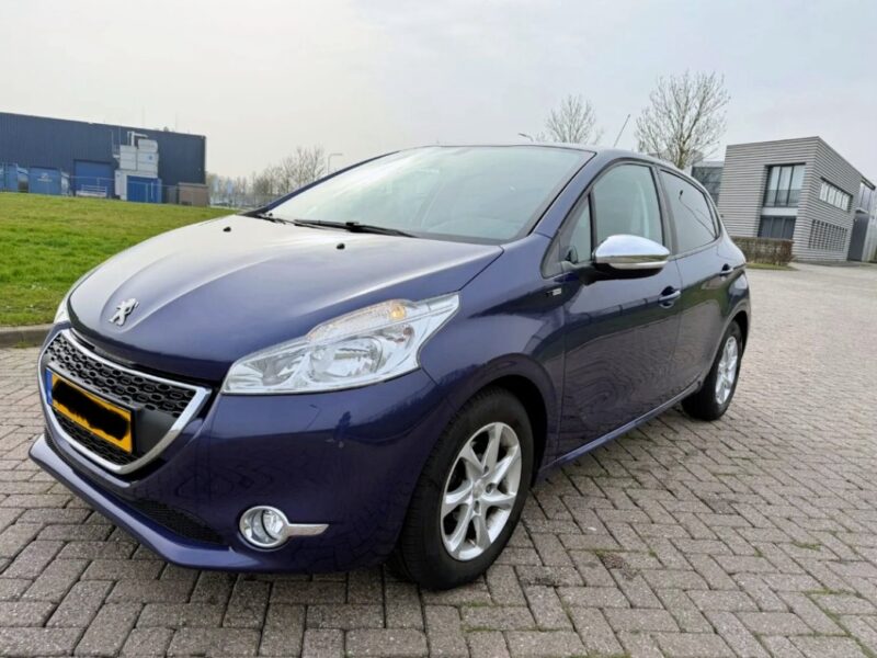 PEUGEOT 208 1.2