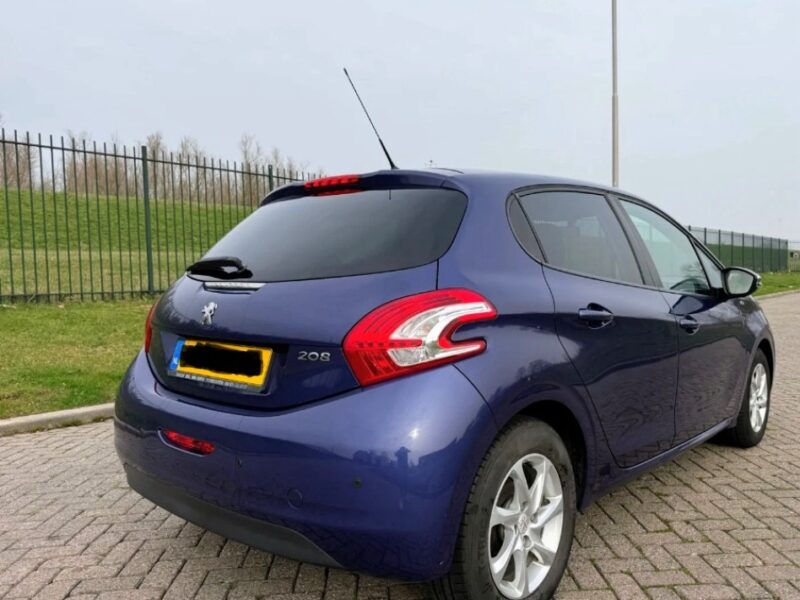 PEUGEOT 208 1.2